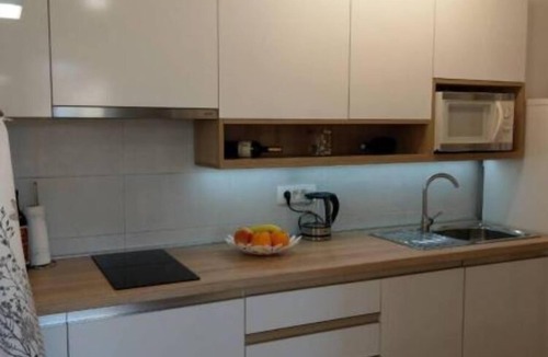 Ploce Apartment | Apartment Hitri - One Bedroom Apartment with Terrace and Garden View