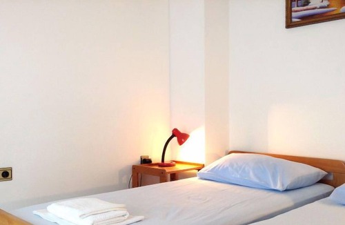 Vinkuran Apartment | Apartment Hula (PUL249) in Pula - 4 persons, 1 bedrooms