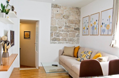 Borak Apartment | Apartment in a traditional stone house, in the historic center of Omis