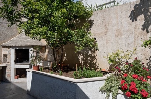 Bol Apartment | Apartment in Bol with Terrace, Air condition, WIFI, Dishwasher (3758-1)