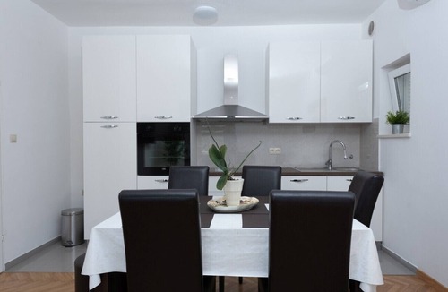Omis Apartment | Apartment in Duće with Seaview, Terrace, Air condition, WIFI (3423-2)