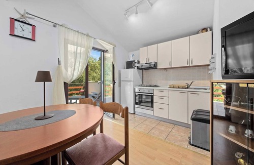 Supetarska Draga Apartment | Apartment in Supetarska Draga near Sandy Beach
