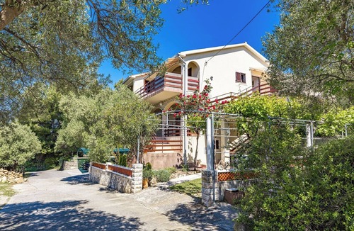 Supetarska Draga Apartment | Apartment in Supetarska Draga near Sandy Beach