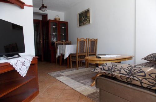 Bogovici Apartment | Apartment in Malinska with Terrace, WIFI, Washing machine (4690-4)
