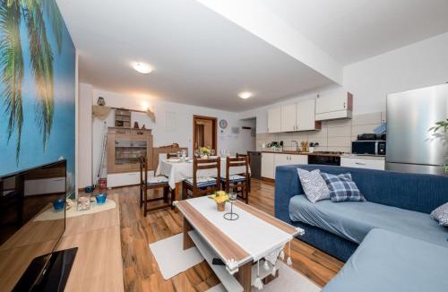 Mundanije Apartment | Apartment in Mundanije with Seaview, Terrace, Air condition, WIFI (3748-2)