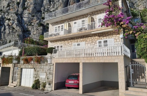 Borak Apartment | Apartment in Omiš with Seaview, Balcony, Air condition, WIFI (161-4)