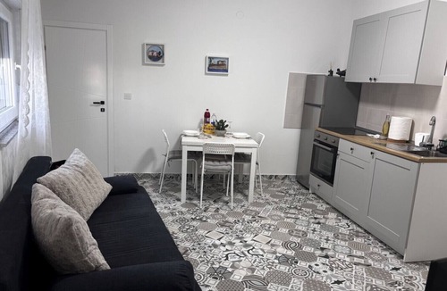 Pirovac Apartment | Apartment in Pirovac with Balcony, Air condition, WIFI (4717-2)