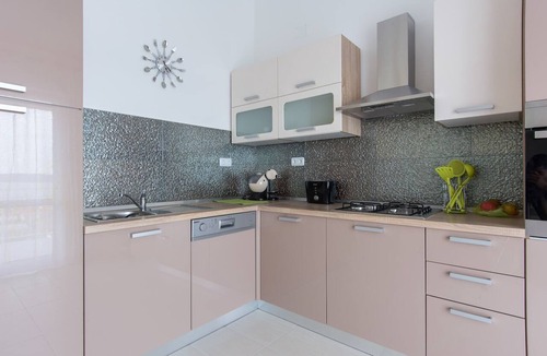 Seget Donji Apartment | Apartment in Seget Donji with terrace