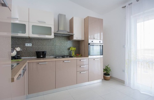 Seget Donji Apartment | Apartment in Seget Donji with terrace