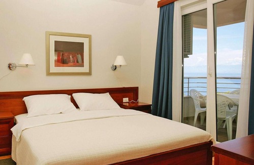 Veli Losinj Apartment | Apartment in Veli Losinj by the Beach