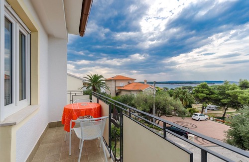 Banjol Apartment | Apartment Ivanka (66801-A1) - Banjol - island Rab