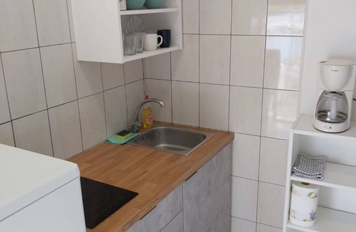 Borak Apartment | Apartment Ivan - with parking : A2(2) bungalov - Omis, Riviera Omis, Croatia
