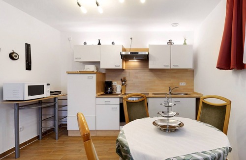 Werder Apartment | Apartment 'Julia's Ferienwohnung' with Private Terrace, Private Garden and Wi-Fi