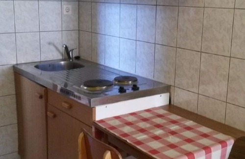 Stomorska Apartment | Apartment Kaleb - next to the seashore: SA11-Miro 35(2) - Stomorska, Island Solta, Croatia