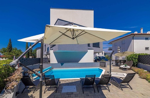 Malinska-Dubasnica Apartment | Apartment LAGANINI I near the beach