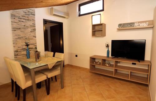 Pjescana Uvala Apartment | Apartment Leona