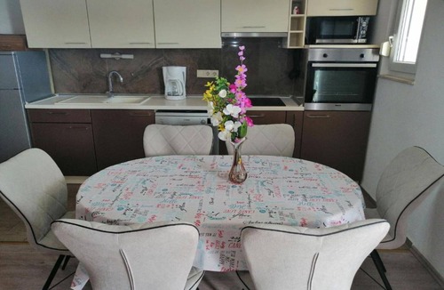 Seget Donji Apartment | Apartment Libe with Sea View Trogir - Two Bedroom Apartment with Balcony