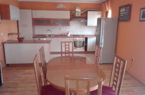 Seget Donji Apartment | Apartment Luka