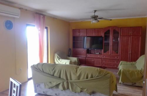 Seget Donji Apartment | Apartment Luka