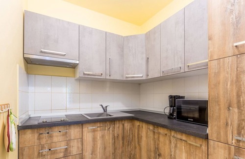 Nerezine Apartment | Apartment LYNA on the ground floor with garden in a quiet location 300m from the beach with crystal clear sea