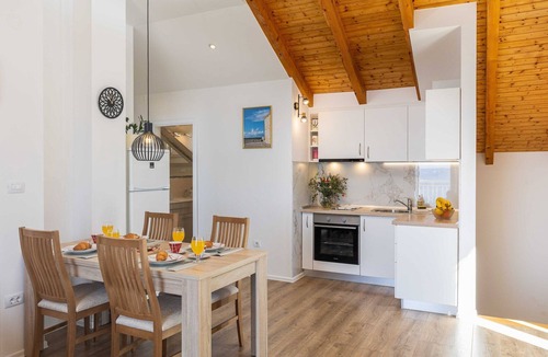 Zavrelje Apartment | Apartment M&K - Two Bedroom Apartment with Balcony and Sea View