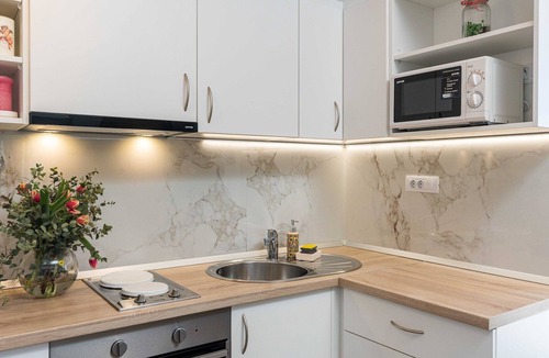 Zavrelje Apartment | Apartment M&K - Two Bedroom Apartment with Balcony and Sea View