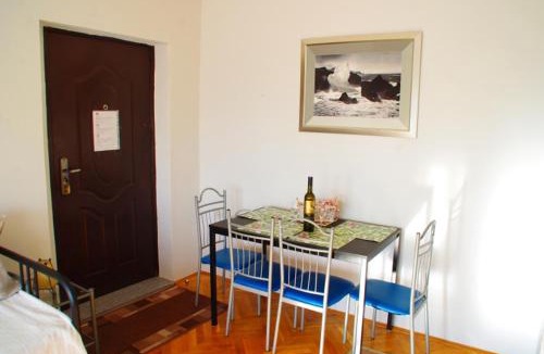 Sarsoni Apartment | Apartment Matea