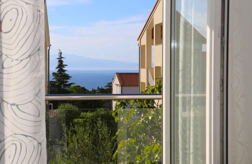Bogovici Apartment | Apartment MELIN :One-Bedroom Apartment with Terrace and Sea View