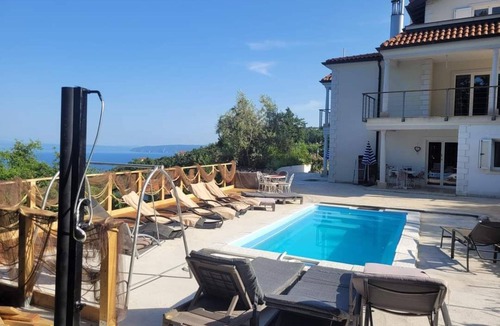 Liganj Apartment | Apartment MIT Pool UND Meerblick