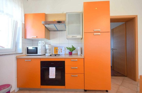 Porat Apartment | Apartment Mladenka 2 with Balcony
