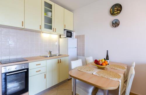 Klanfari Apartment | Apartment Nenad