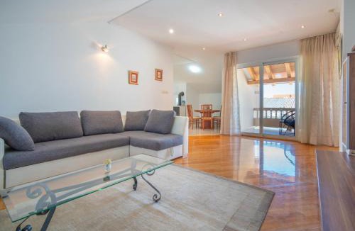 Banjol Apartment | Apartment Olga-5 by Interhome