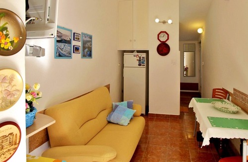 Omis Apartment | Apartment right on the beach