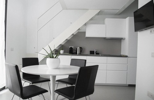 Guastalla Apartment | Apartment-Superior-con Soppalco e Giardino-Garden view-Ensuite with Shower