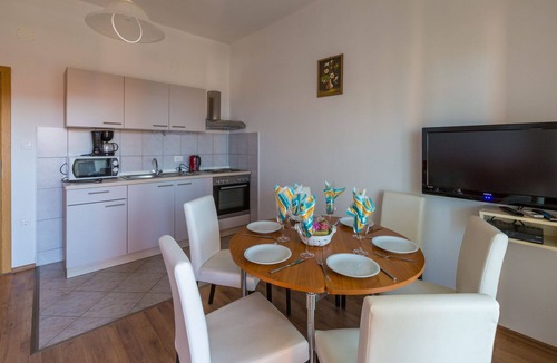 Novi Vinodolski Apartment | Apartment Tomica - open pool: A3 dvosobni(5+1) - Novi Vinodolski, Riviera Crikvenica, Croatia