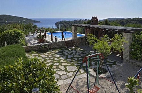 Maslinica Apartment | Apartment Toni - with pool and view: A4(4) - Maslinica, Island Solta, Croatia