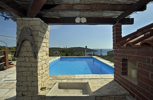 Maslinica Apartment | Apartment Toni - with pool and view: A4(4) - Maslinica, Island Solta, Croatia