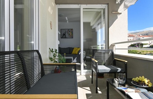 Seget Donji Apartment | Apartment TRI MASLINE with seaview