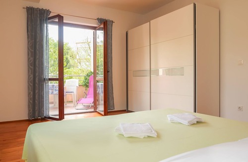 Malinska Apartment | Apartment Vera by Interhome