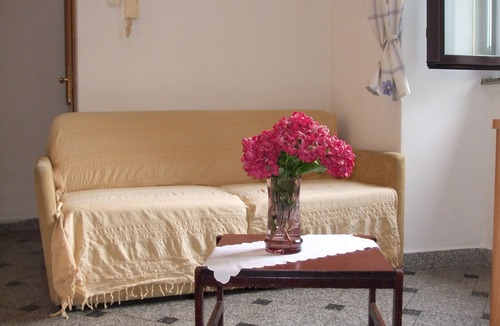 Ika Apartment | Apartment Vesna is located 50m from the Mer