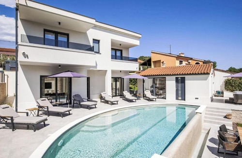 Muntic Apartment | Apartment Villa Cascada by Interhome