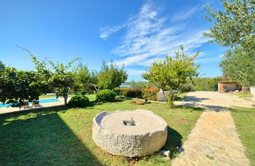 Banjole Apartment | Apartment Villa Mare3 with pool, sea view and hydromassage