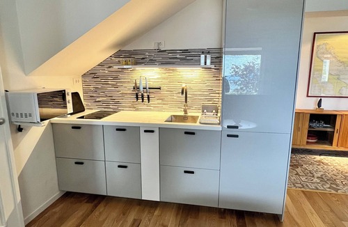Veprinac Apartment | Apartment with see and mountain stunning view, AC, WiFi and private heated pool.