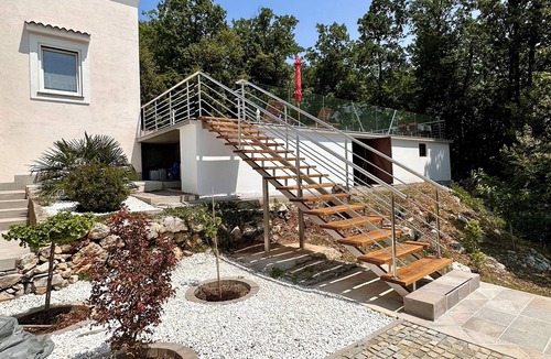 Veprinac Apartment | Apartment with see and mountain stunning view, AC, WiFi and private heated pool.