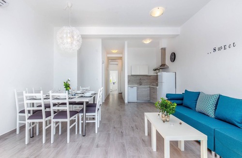 Dramalj Villa | Apartment with swimming pool near sea