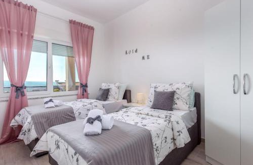 Dramalj Apartment | Apartment Wohnung Veronique 4 mit Whirlpool by Interhome