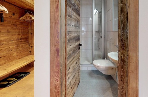 Sankt Moritz-Bad Apartment | Apartmenthouse house next to the lake in St.