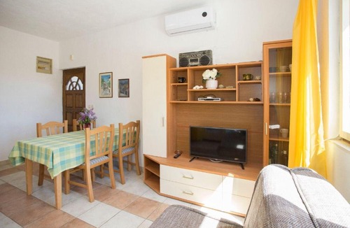 Maslinica Apartment | Apartments Ana