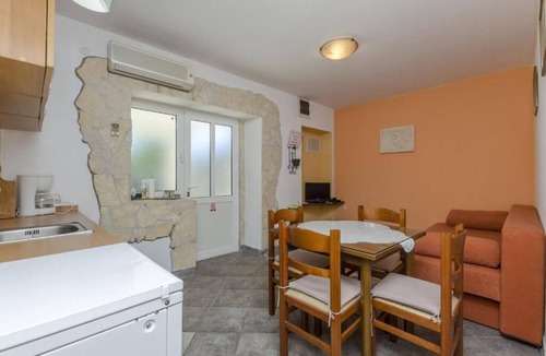 Slatine Apartment | Apartments Anita (45751-A1) - Slatine (Ciovo)