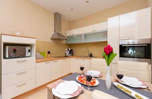 Medici Apartment | Apartments Beach Dream